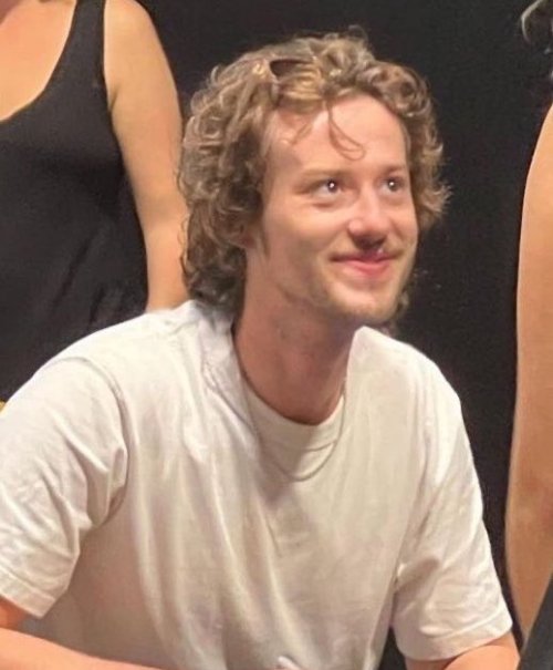 No Thoughts, Head Empty, Just Joseph Quinn With Long Prince Hair>>>