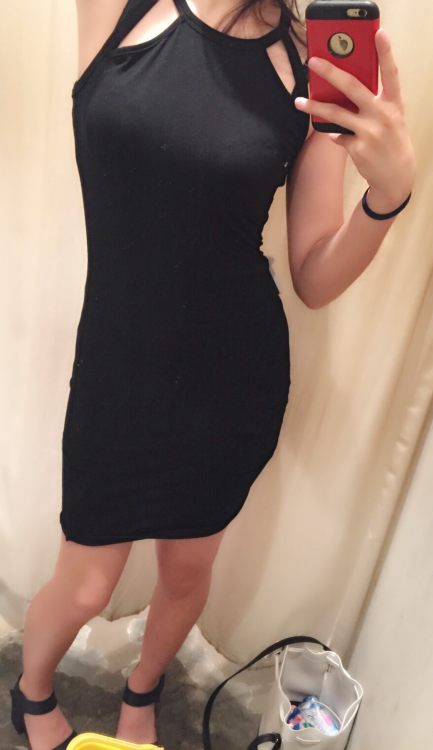 tealoverssg:  Which one do I look better in? :/