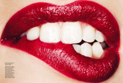 sirsplayground:  Red lips, love them SIr