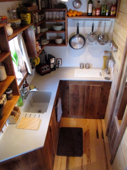 lettersfromtitan: smallandtinyhomeideas: Wind River Customs via Tiny House Swoon Tiny house with tur