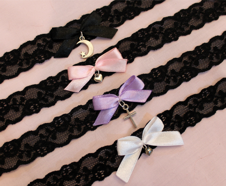 sara-meow:  davyyoriit:  sara-meow:  Lace Chokers! Only 6.00 :) Can choose from a