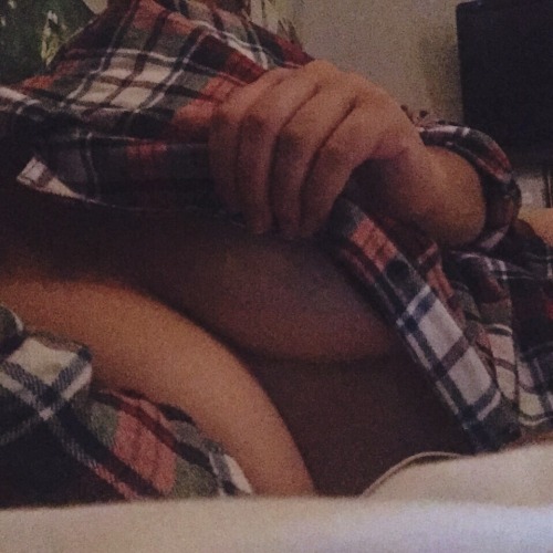 sofaking-little:  🍁🍂🍁🍂Fall is here which means the plaid comes out🍁🍂🍁🍂
