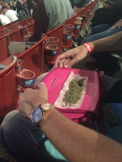 smokingonthefinest:  Rollin up at the Wiz