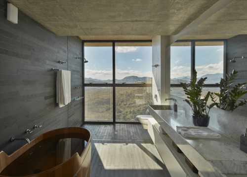 Inclined Slab HouseTETRO Arquitetura