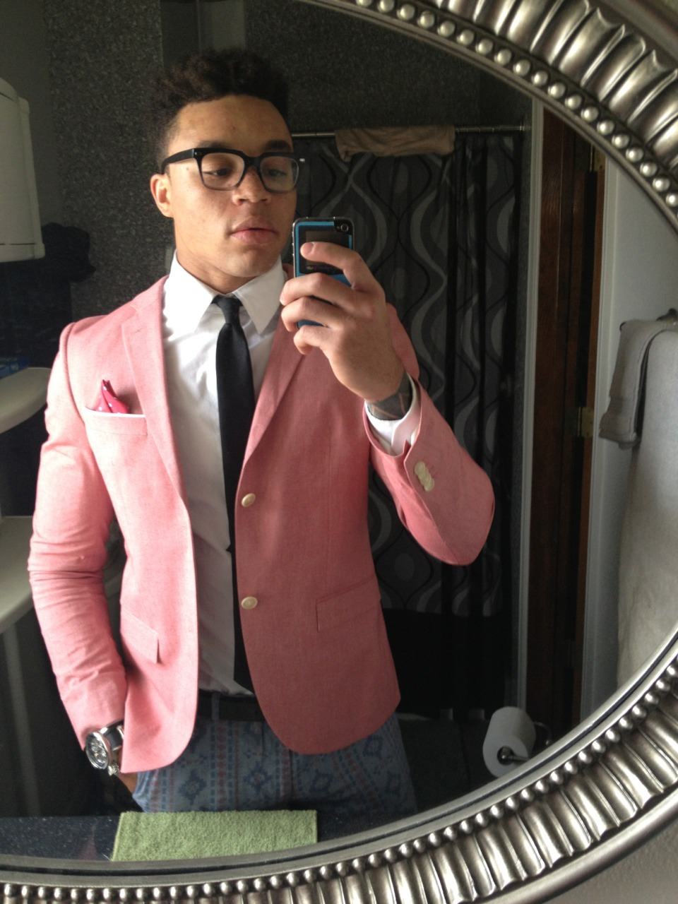 lynnfreckle:  SHE TOLD ME SALMON SUITS ME WELL