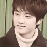 kaiwaiisoo:   the lost penguin  Kyungsoo being Kyungsoo at Sehun’s graduation ceremony