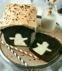 fullcravings:  Halloween Ghost Chocolate Cake 