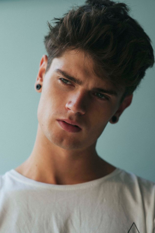 strangeforeignbeauty:  Christopher McCrory | Ph?