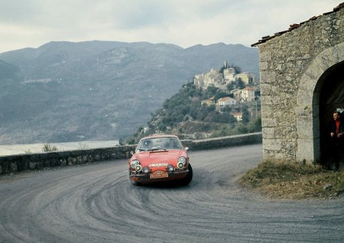 Vic Elford and navigator David Stone running third with their Porsche 911 S in the 1967 Monte-Carlo 