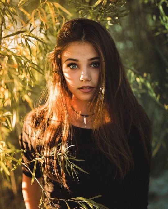 godesscaroline:  Hailey (9 Photo)