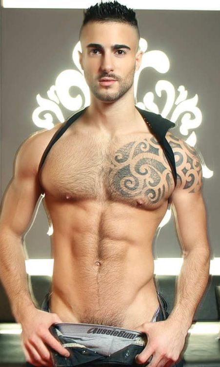 XXX hotmales-n-stuff:  follow Hot Males ‘n photo