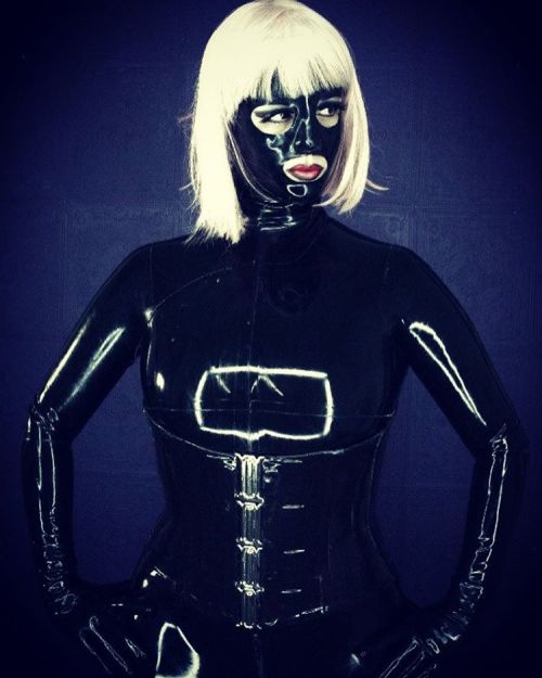 mistressxena:#rubber #latex #fetish #rubberdoll