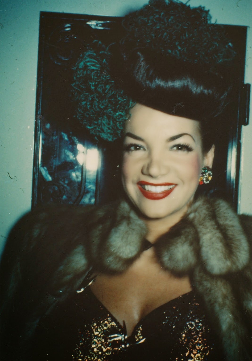 vintagemarlene:  backstage with carmen miranda (www.cheesecakeslice.blogspot.com)