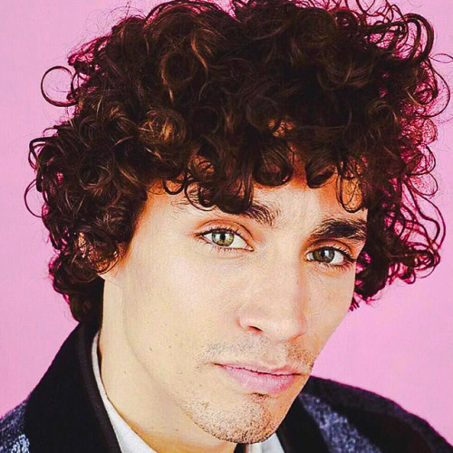 oh-rob: Robert Sheehan