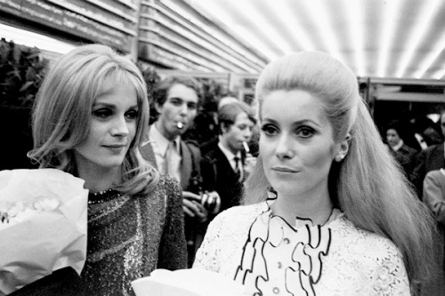 framboisedorleac: Françoise Dorléac and Catherine Deneuve at the premiere of The Young