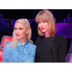 taylorswiftallday:  Taylor with Gwen from The voice.