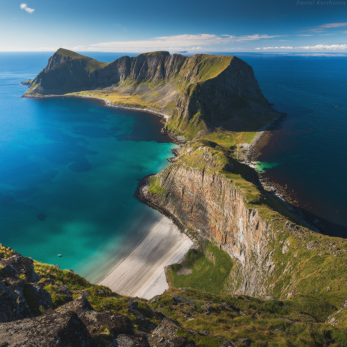 travelingcolors:Arctic paradise, Lofoten Islands | Norway (by Daniel Korzhonov)