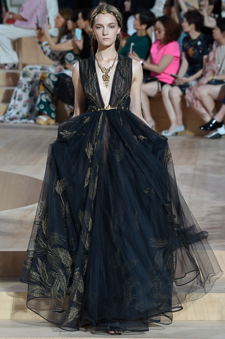 alexielapril:  hostagesandsnacks:Valentino Fall porn pictures