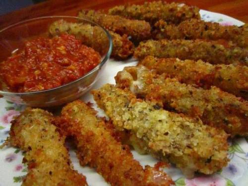 [Homemade] Herbed-Mozzarella Sticks with Spicy Marinara Sauce