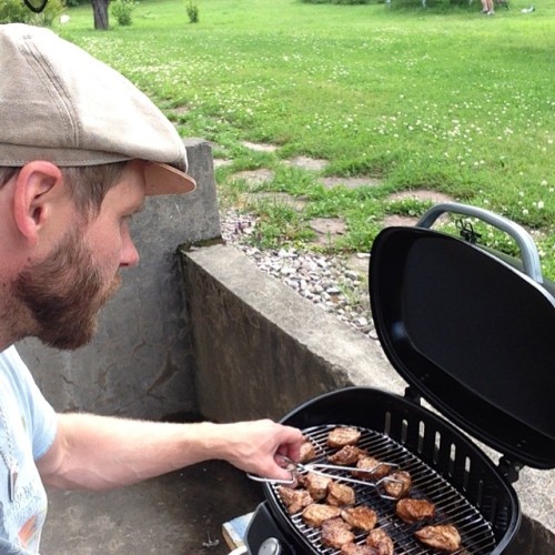 Grillat är godast, gäller att ta chansen när vädret bjuder
#grilla #newsboycap #fläskfile #gubbkeps #stetson #snartibutiken