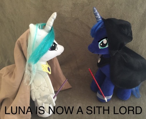 Luna nunc Domina Sithensis estLuna is now a Sith Lord(Fons Imaginis.)