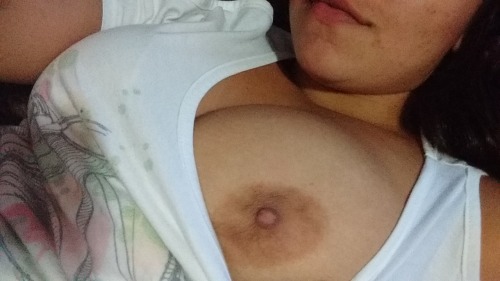 showmeyourboobs.tumblr.com/post/137775044358/