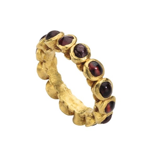 findlight: 4th century Roman ring, garnet and gold.