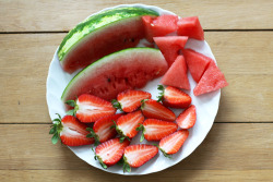 gtfothinspo:  dailyoats:  Afternoon study snack.  Pink foods are obviously the best foods.