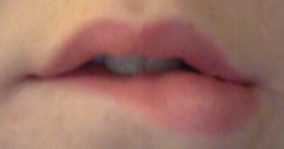 daisylicked:   Lately my lips have been my favorite feature, and I just feel so cute when I wear lipstick, and this is my favorite picture, and I wanted to share it with you and your followers. <3   oh my God, your lips are so beautiful O.O <333333