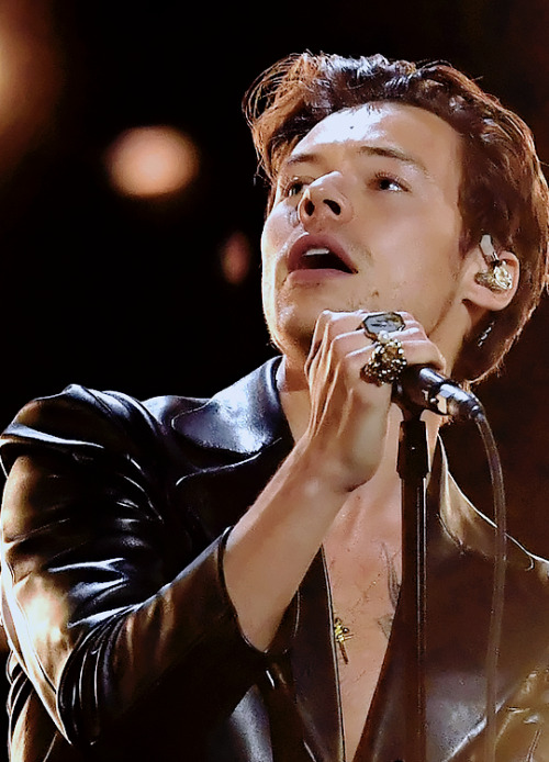 styles-edits:Harry performing at the Grammy’s - 14/03/21