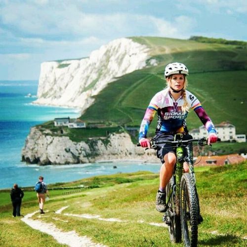 estrangedadventurer:  Pedalling! It does sometimes happen :) #visitiow @ridecannondale @lazersport @