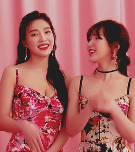 irxne: wenjoy serving looks