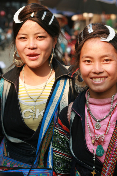 The Black H’Mong people of VietnamThe Black H’mong women are famous for making cloth from hemp and d