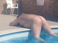 fordrony:  nastybears:  bigsimonlondon:  FOR HIRE  OMG!!  Man he is hot