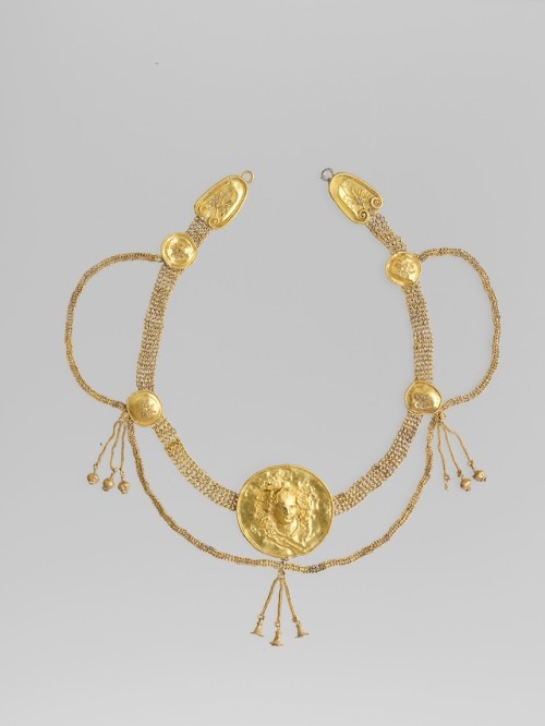 met-greekroman-art: Gold necklace, Greek and Roman Art Rogers Fund, 1913 Metropolitan Museum of Art,