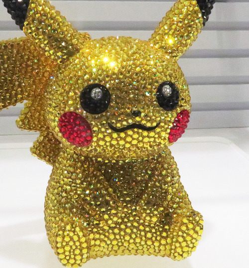 ninetail-fox:SWAROVSKI PIKACHU ,Shibuya