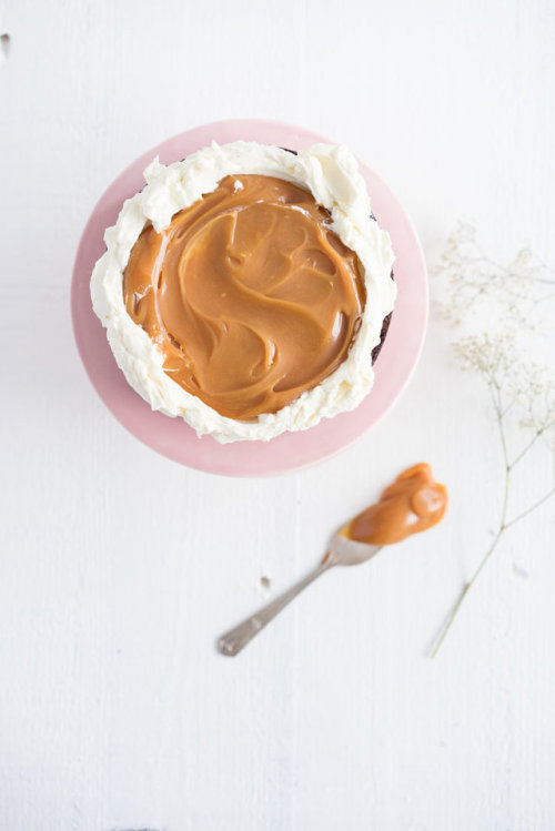 sweetoothgirl: gluten free chocolate cake with salted caramel and mascarpone german buttercream