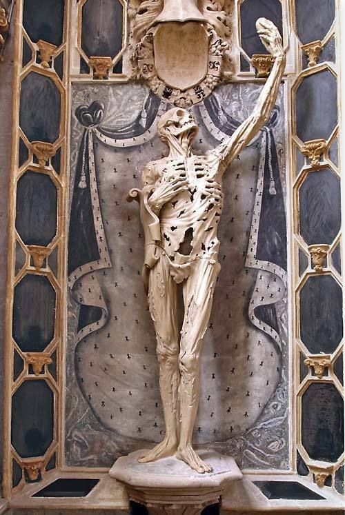 sixpenceee:Displayed in the Saint-Étienne church in France is the figure of René