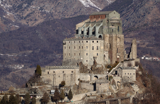 m1male2:Sacra di San Michele, Sant'Ambrogio di Torino, Piamonte, Italia. 