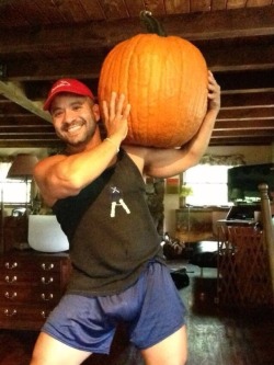 muscledpup:  The Great Pumpkin !