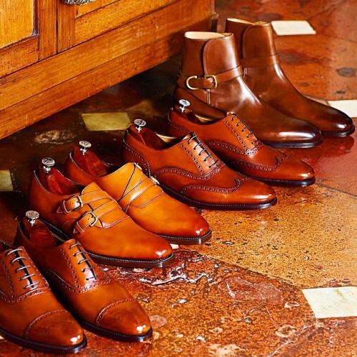 styledeluxe7:  #dandy#preppy#rolex#pitti#pittiuomo#sartoria#bespoke#menswear#menstyle#style#followme#gq#moda#mensfashion#shoes#sprezzatura#gentleman#fashion#suit#loafers#ralphlauren#shoeporn#styledeluxe#80s#70s#highfashion  Oh yea