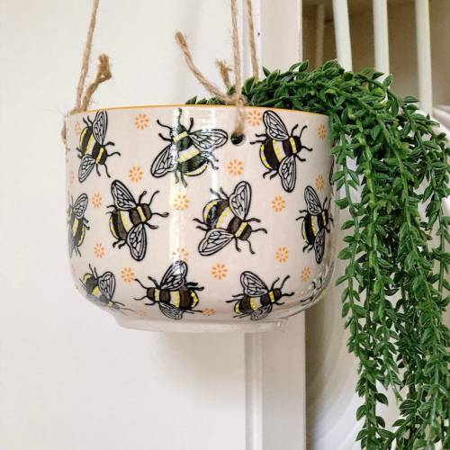 littlealienproducts:Ceramic Hanging Bee Planter byTheVintageParlour1