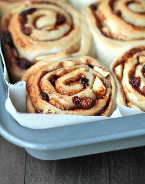 alloftheveganfood: Getting Ready For Fall: Vegan Cinnamon Roll Round Up! Vegan Cinnamon Rolls with C