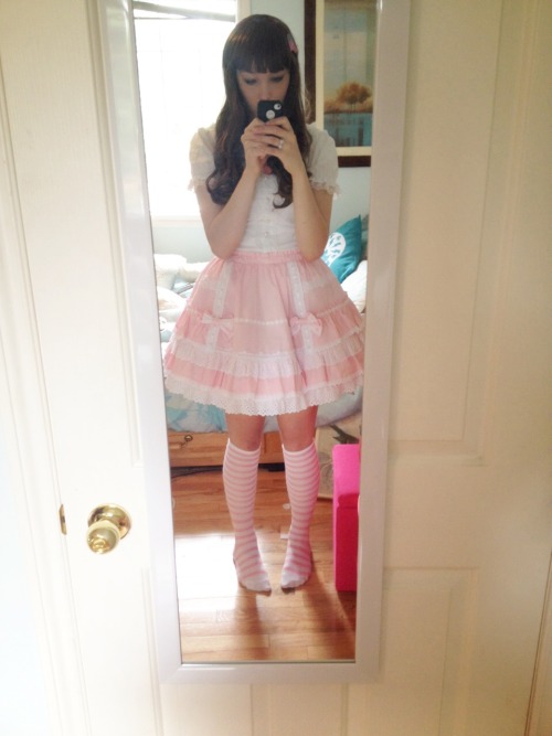 ddualscar:  First time wearing lolita fashion out and about! I went to brunch with my family in this and ahh I love the skirt so much~!