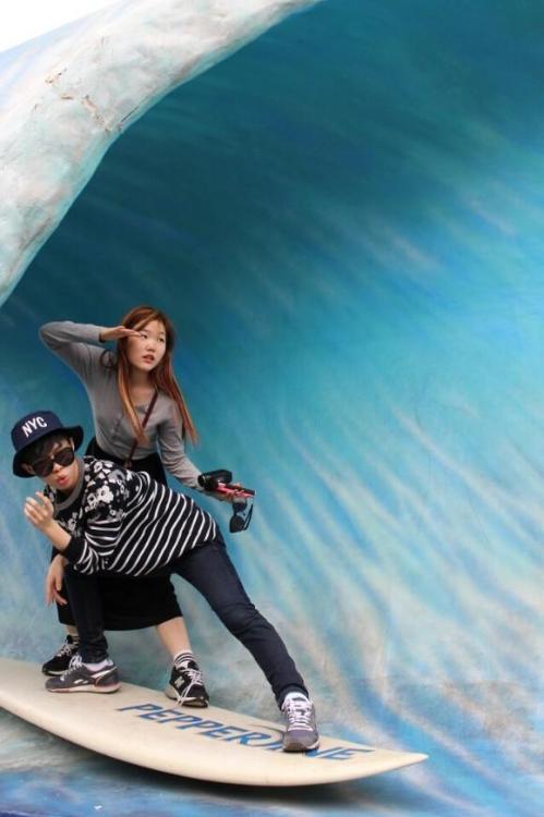 akmunews: Unseen pics of AKMU in California! note: this was a gift for fans. It was posted in t