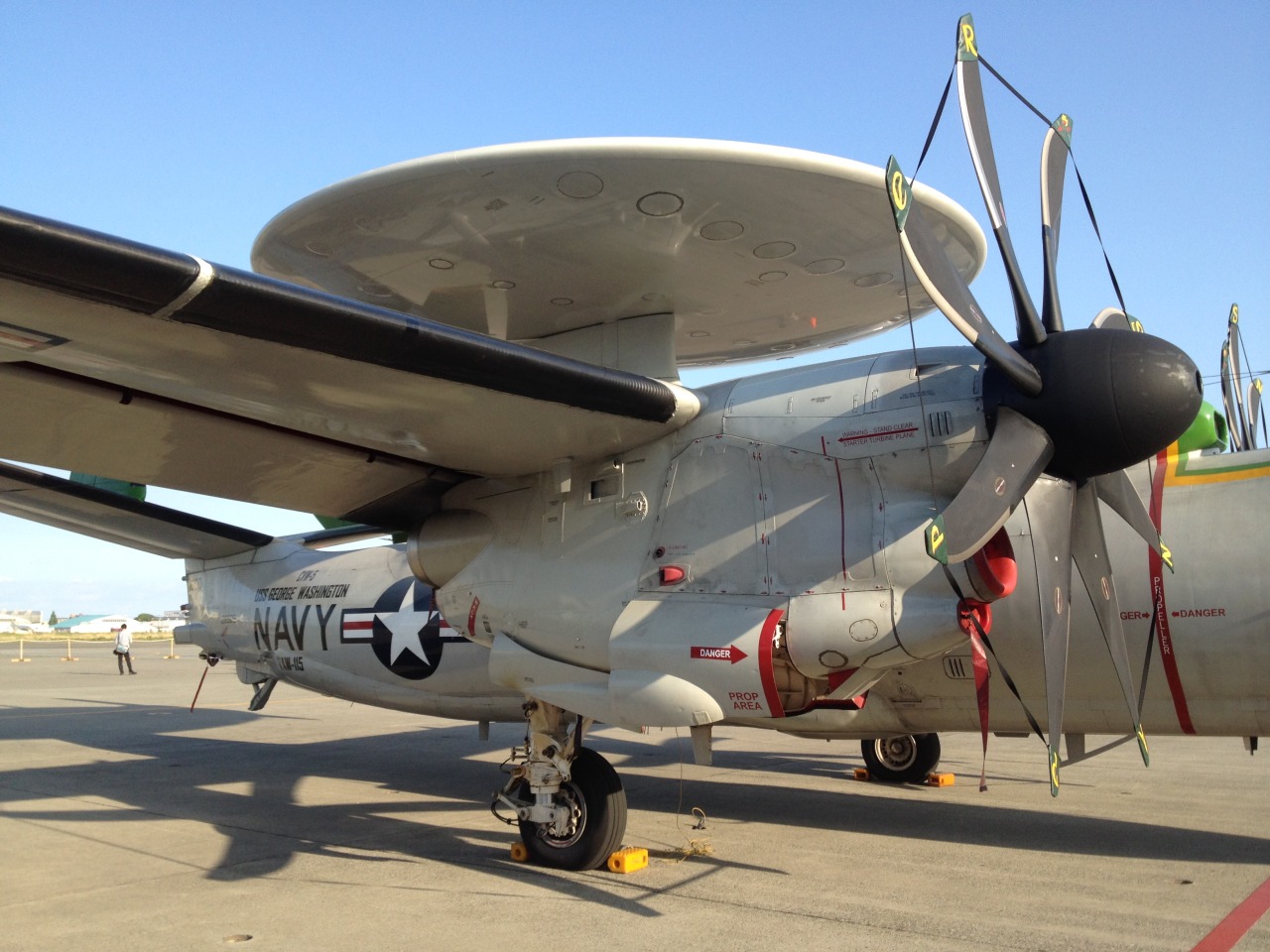 rocketumbl:  E-2C Hawkeye2000  VAW-115