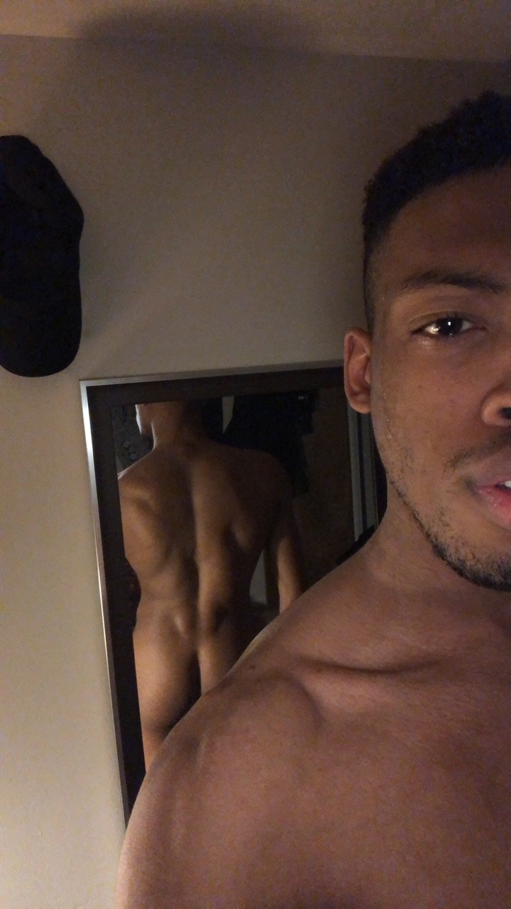 isuroqs:  Back Dimples?