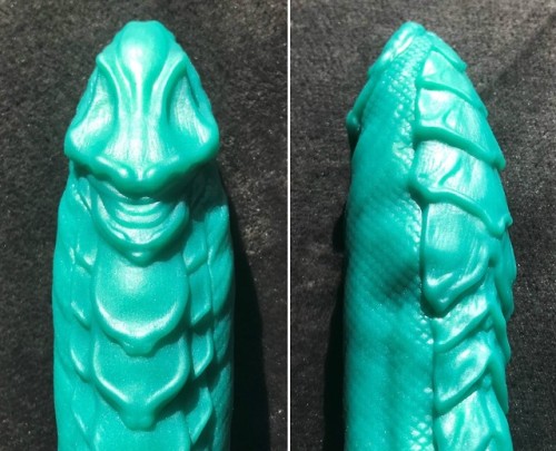 Mr-Hankeys-Toys-Dragon-dildo-ridges-comparison.jpg (JPEG Image, 1763 × 1431 pixels) - Scaled (68%)