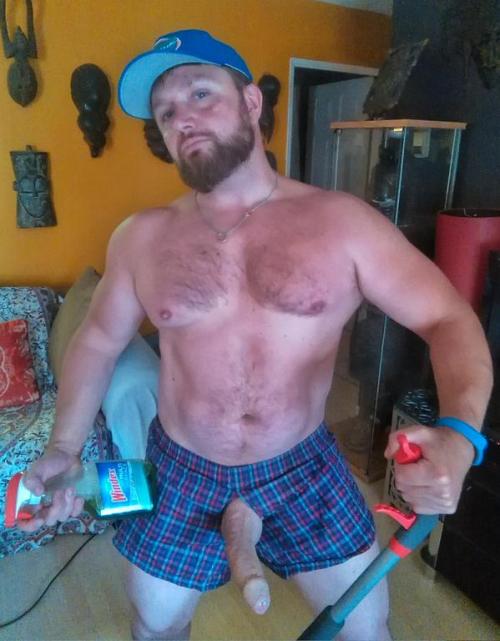 808inlbc:  House cleaning turns into fucking 