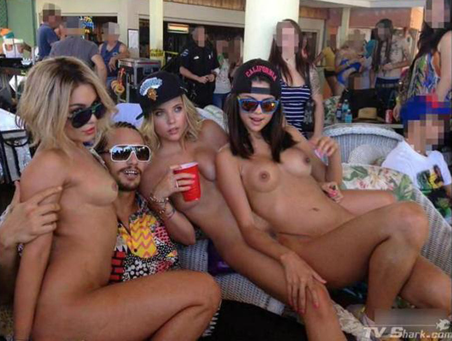 rule34world:  Ashley Benson , Selena Gomez , Vanessa Hudgens on Spring Breakhttp://therule34.net
